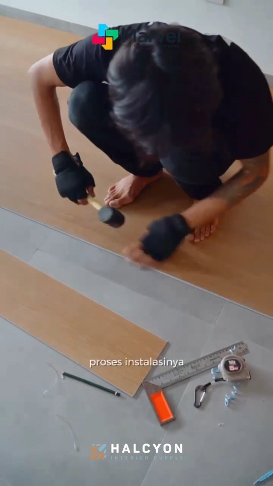 POV: Lantai rumah diganti, suasana langsung naik level! 🤎✨

Ini dia hasil pemasangan SPC Flooring Marvel kode Scandi Oak — motifnya elegan, tampilannya bikin rumah makin cozy dan modern.

Mau rumah terlihat lebih mewah tanpa harus renovasi besar-besaran? Bisa banget!

📲 Yuk, konsultasikan kebutuhan lantai rumah kamu bersama Halcyon Interior Supply.
.
𝗙𝗼𝗿 𝗺𝗼𝗿𝗲 𝗶𝗻𝗳𝗼
☎️ Admin ( 0819-9637-6656 ) - 𝘍𝘳𝘦𝘦 𝘊𝘰𝘯𝘴𝘶𝘭𝘵𝘢𝘵𝘪𝘰𝘯
Website : www.halcyon.id
Email: sales@halcyon.id
Facebook : @halcyon.id
IG : @halcyon.interior 
.
#SPCFlooring #SPCMarvel #HomeInspiration #RenovasiRumah #halcyoninterior